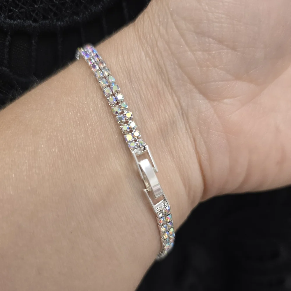 Elegant Silver Bracelet with Multicolor Accents - Picture 2 of 3